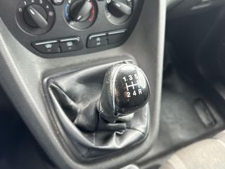 Voertuigafbeelding 21