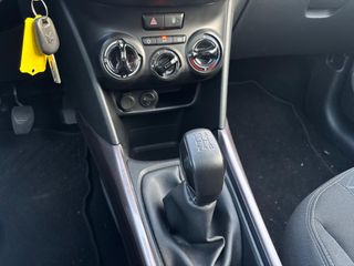 Voertuigafbeelding 10