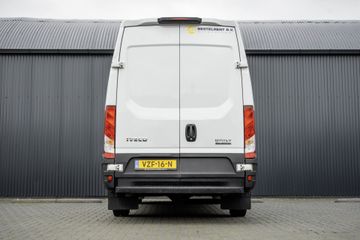 Voertuigafbeelding 6