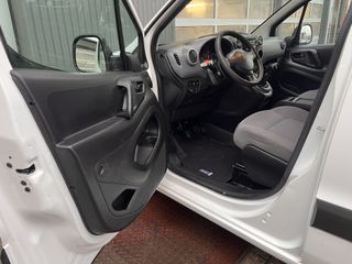 Voertuigafbeelding 4