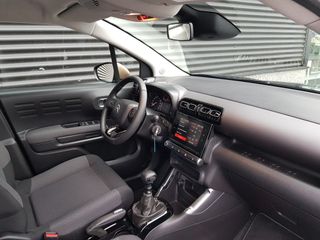 Voertuigafbeelding 9