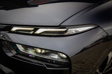 Voertuigafbeelding 13