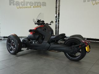 Voertuigafbeelding 2