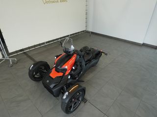 Voertuigafbeelding 3