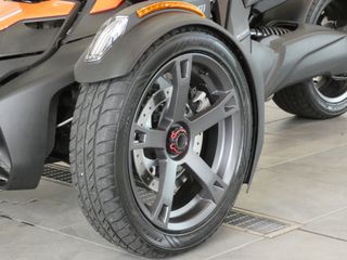 Voertuigafbeelding 8