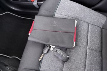 Voertuigafbeelding 28