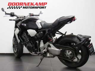 Voertuigafbeelding 4