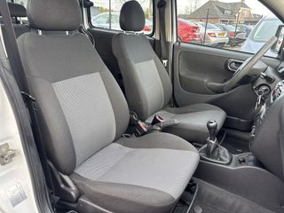 Voertuigafbeelding 13