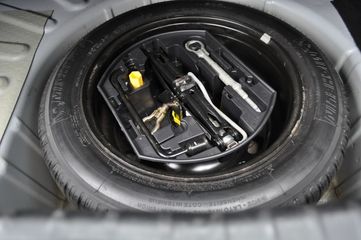 Voertuigafbeelding 6