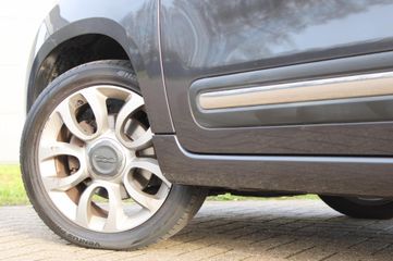 Voertuigafbeelding 19