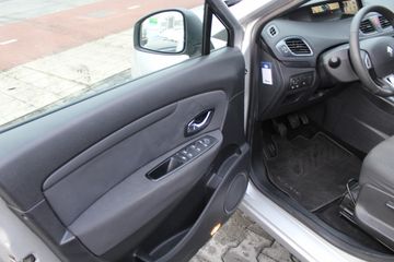 Voertuigafbeelding 10