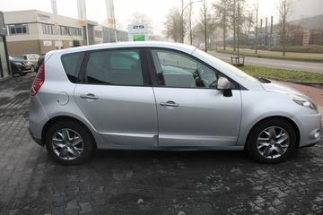 Voertuigafbeelding 4