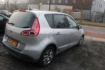 Voertuigafbeelding 5