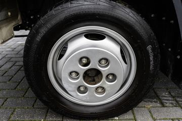 Voertuigafbeelding 8