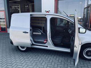 Voertuigafbeelding 8