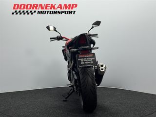 Voertuigafbeelding 12