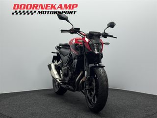 Voertuigafbeelding 3