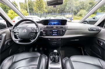 Voertuigafbeelding 16