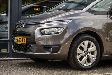 Voertuigafbeelding 9