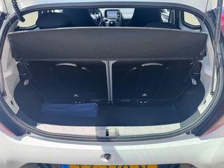 Voertuigafbeelding 12