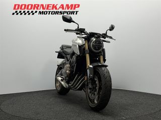 Voertuigafbeelding 3