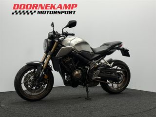 Voertuigafbeelding 7