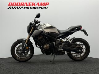 Voertuigafbeelding 8