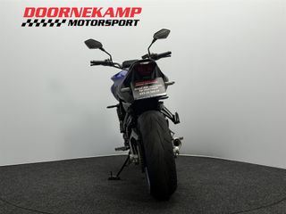 Voertuigafbeelding 12