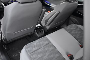 Voertuigafbeelding 12