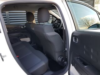 Voertuigafbeelding 8