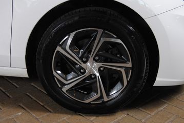 Voertuigafbeelding 3