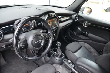 Voertuigafbeelding 8