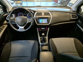 Voertuigafbeelding 6