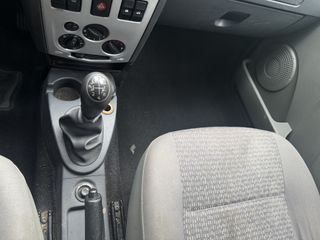 Voertuigafbeelding 18