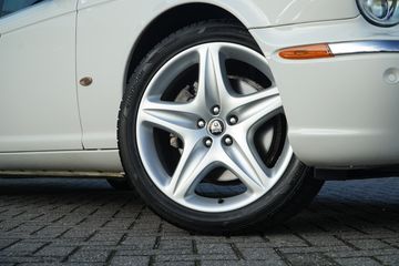 Voertuigafbeelding 14