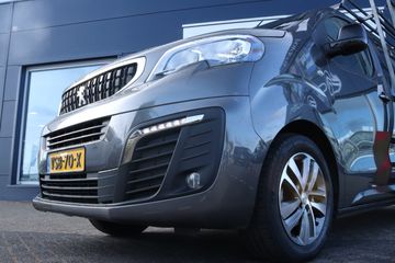 Voertuigafbeelding 8