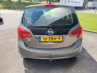 Voertuigafbeelding 6