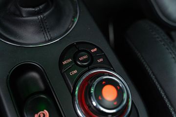 Voertuigafbeelding 14