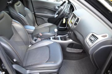 Voertuigafbeelding 27