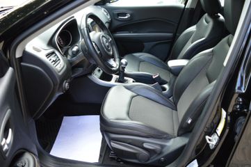 Voertuigafbeelding 7