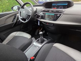 Voertuigafbeelding 6