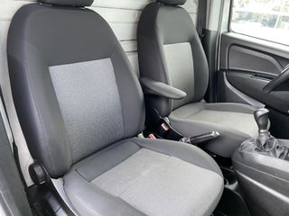 Voertuigafbeelding 6