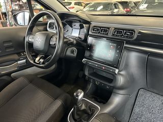 Voertuigafbeelding 16