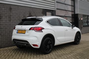 Voertuigafbeelding 4