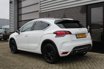 Voertuigafbeelding 6