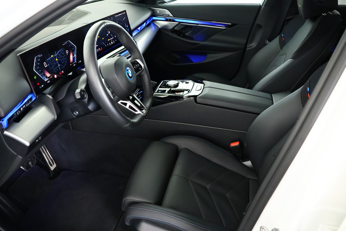 BMW i5