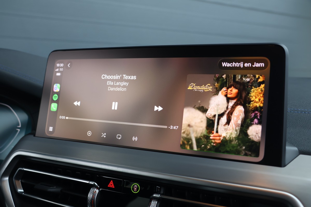 BMW iX3
