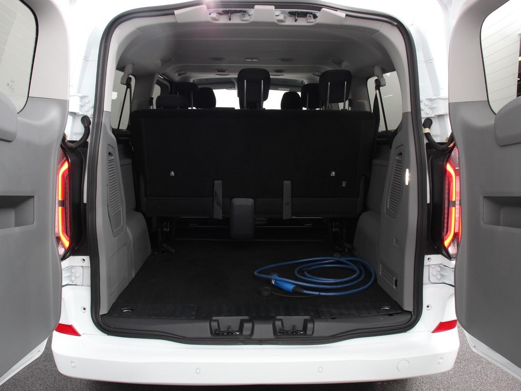 Ford E-Transit Custom