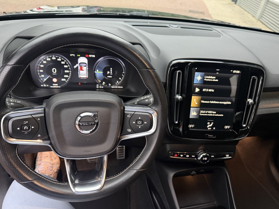 Volvo XC40