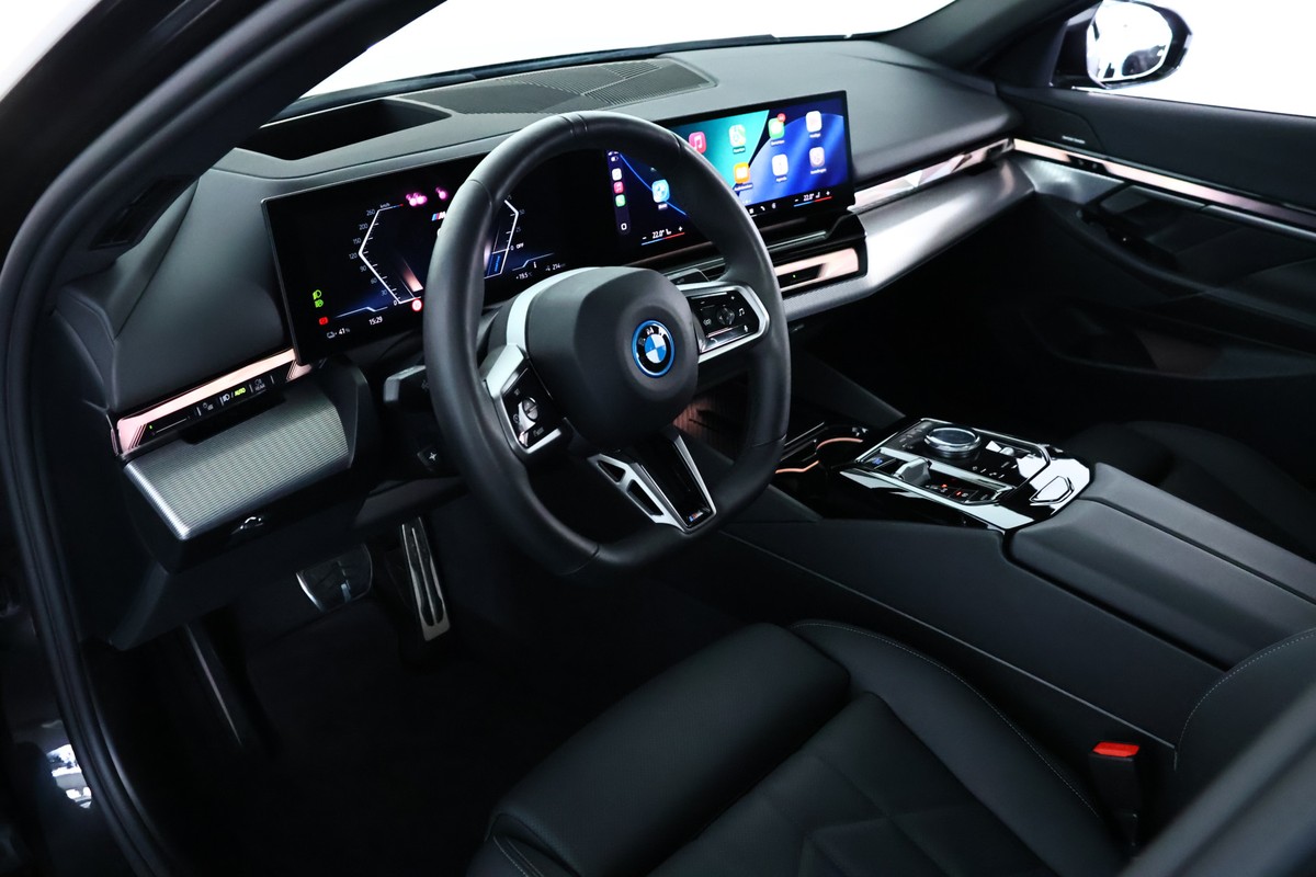 BMW i5